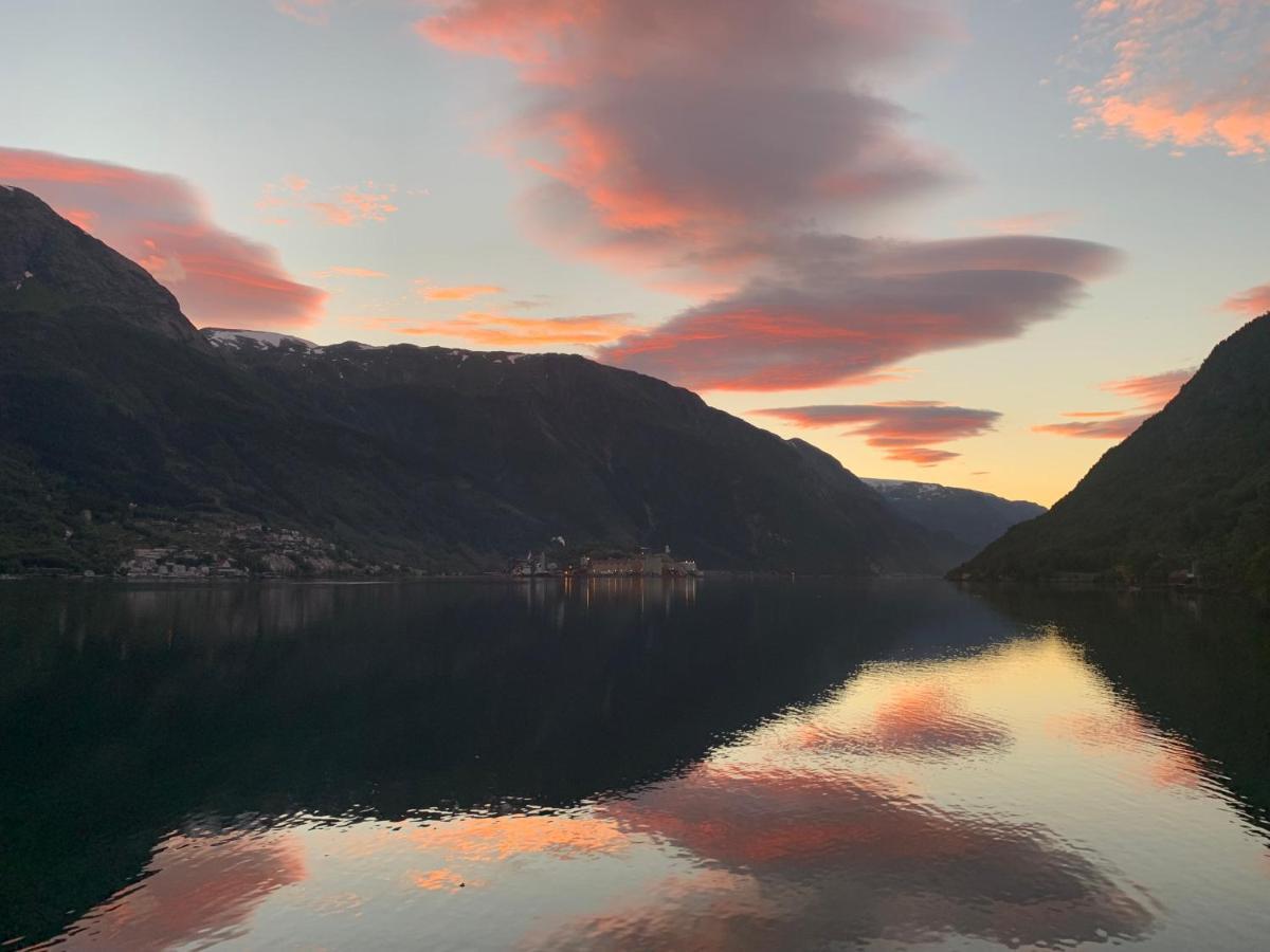 Trolltunga Fjordview Aparthotel Odda Exterior foto